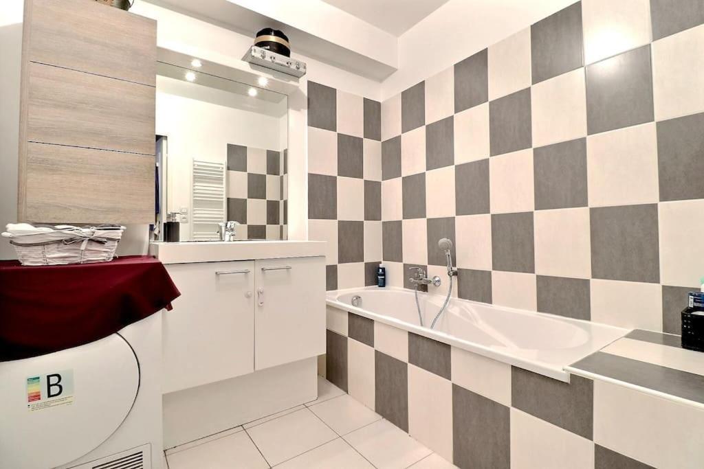 Tres Bel Appartement Contemporain Et Calme Fréjus Zewnętrze zdjęcie